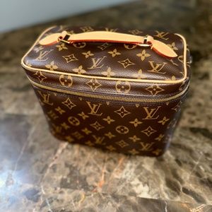 LOUIS VUITTON